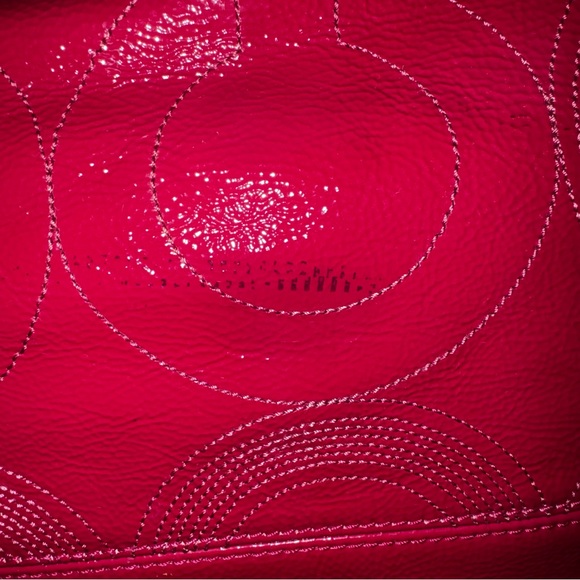 COACH 2009 Alex Op Art Patent Leather Pink / Silver Tote w large hangtag - EUC - Picture 14 of 15